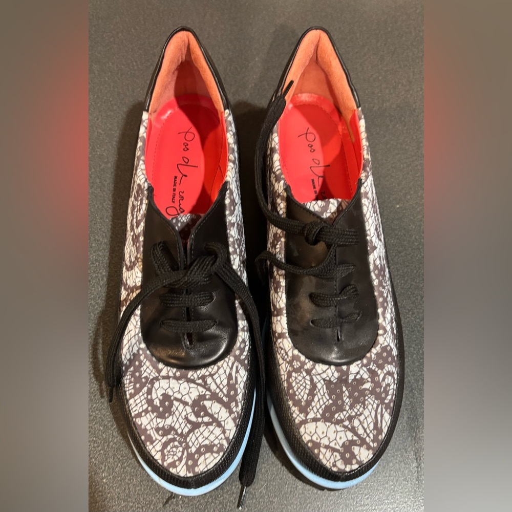 Pas de Rouge Black and White Lace Pattern Sneakers